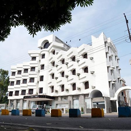 Hotel Krishna Palace Ayodhya Exterior foto