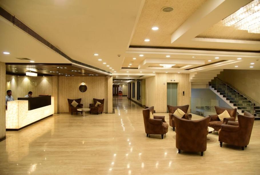 Hotel Krishna Palace Ayodhya Exterior foto