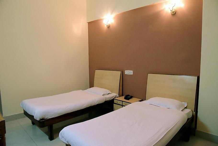 Hotel Krishna Palace Ayodhya Exterior foto