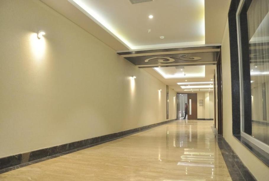 Hotel Krishna Palace Ayodhya Exterior foto