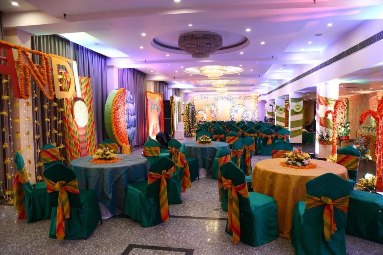 Hotel Krishna Palace Ayodhya Exterior foto
